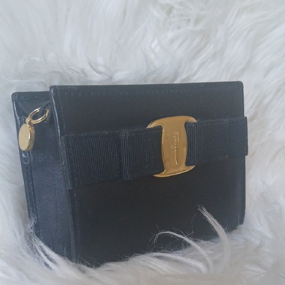 Salvatore Ferragamo Black Leather Key & Card Holder - Picture 10 of 10
